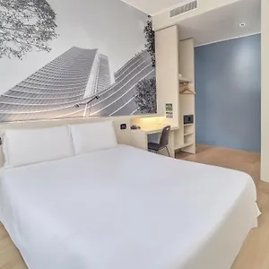 Otel Cenisio Garibaldi, Milano