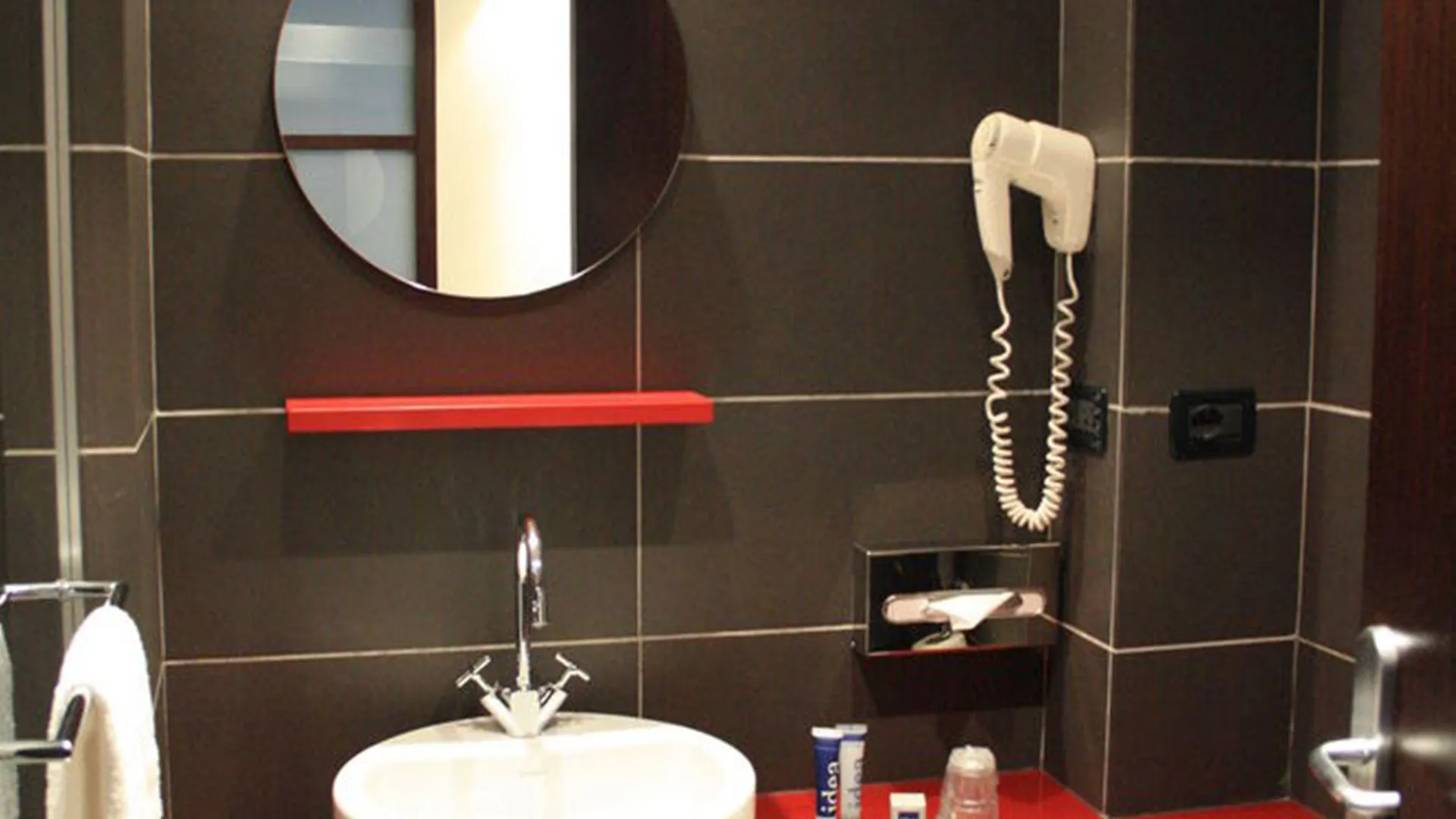 Ih Hotels Milano Watt 13 4*, Милан Италия