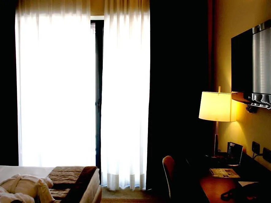 Ih Hotels Milano Watt 13 4*, Милан Италия